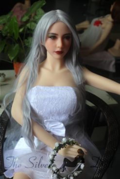 Alice aux cheveux blancs