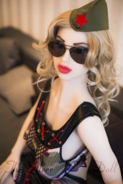 Maria militaire sexy