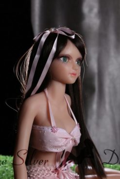 Tintallë in pink nightie