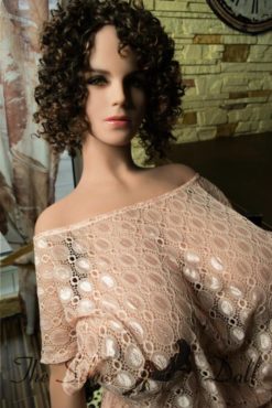 Leslie quiere hacer el amor sobre la mesa de la cocina