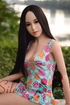 Nikita brune en promenade