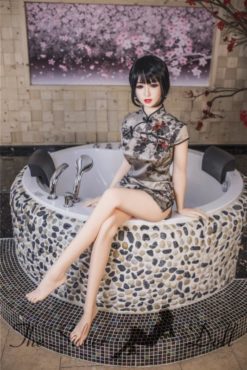 Haruko in qipao