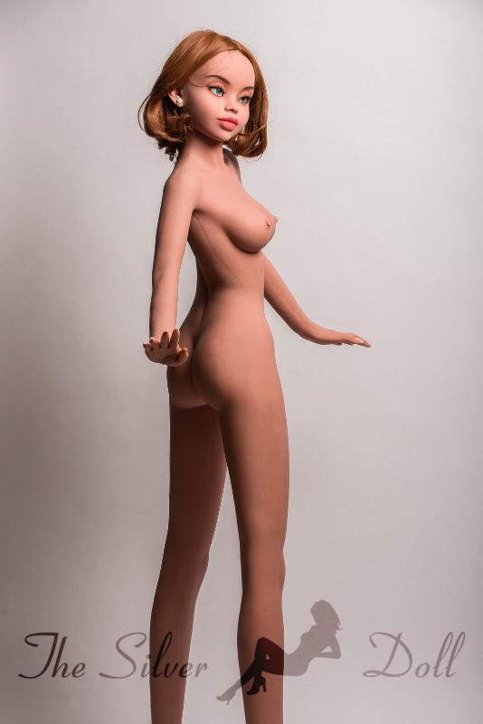 Suzy nue sous tous les angles