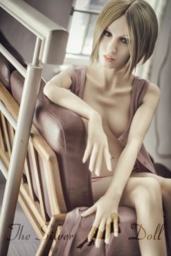 Gayle dans la salle à manger