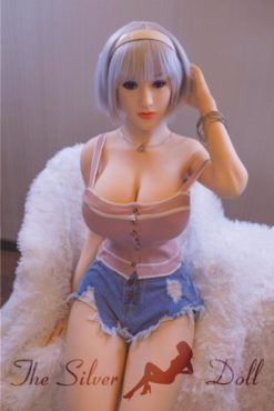 Vivian en mini short