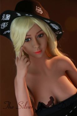 Vienna con un cappello