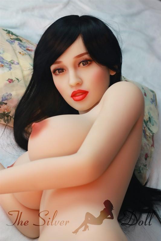 Tomiko en nuisette de fleurs