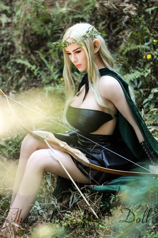 Eallyrl dans les bois