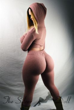 Maisy en survêtement rose