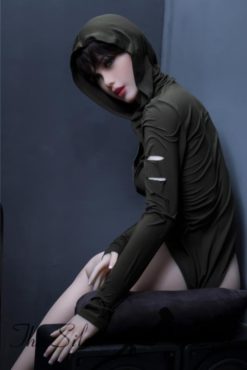 Natalya in body con cappuccio