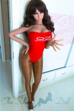 Beatrice en body rouge