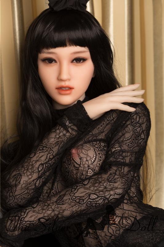 Maybelle in lingerie di pizzo