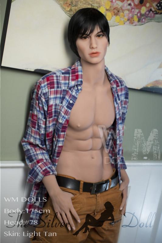 Adam en camisa a cuadros