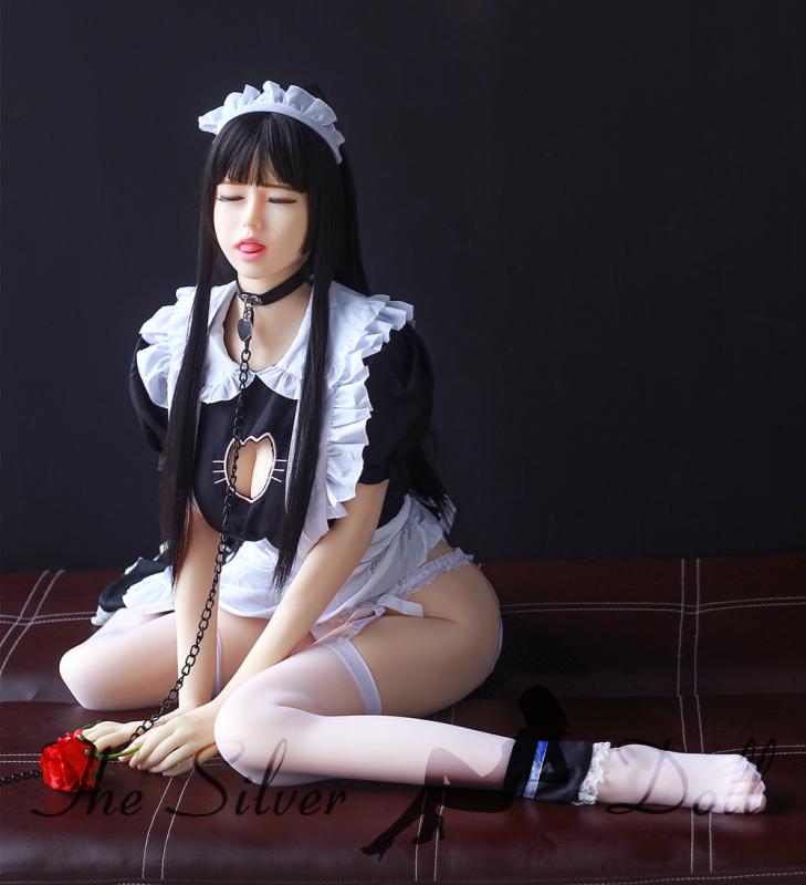 Tomoko sexy housemaid