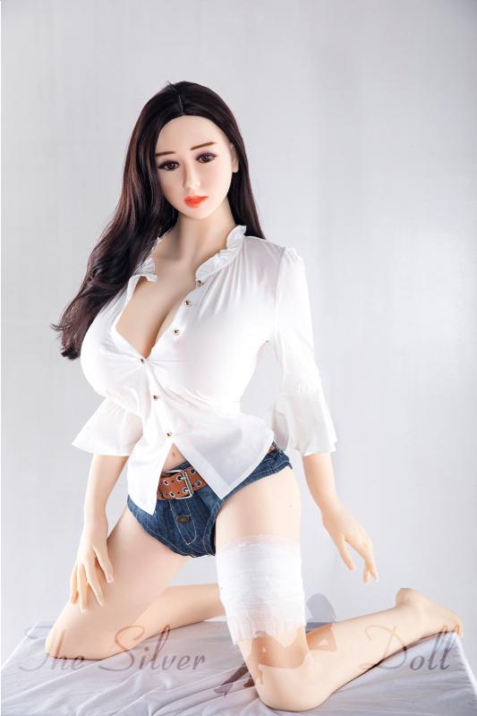 Yoko in white shirt