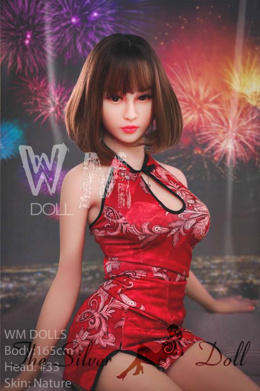 Meifeng in red qipao