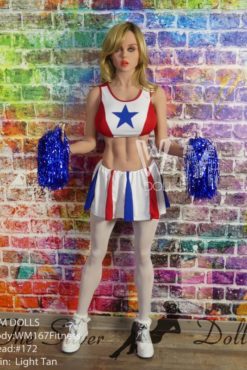 Ailrinni cheerleader