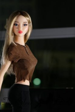 Abbey desnuda en la ventana