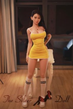 Winnie en vestido amarillo