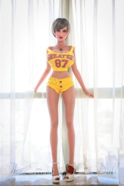 Kyra with short hair