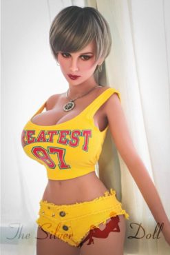 Kyra with short hair