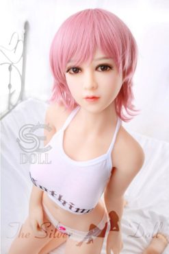 Mavis con el pelo rosa