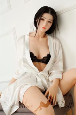 Sofia en nuisette blanche