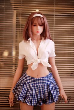 Sisi in minigonna blu