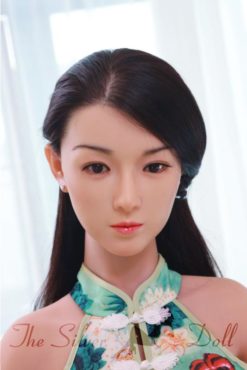 Xiaorou in green qipao