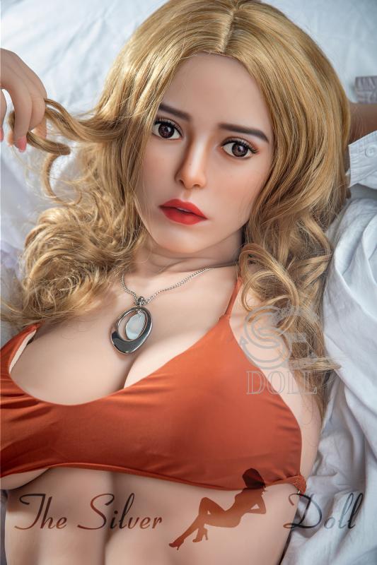 Catherine en bikini marrón