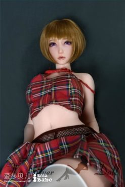 Akiyama Naoko avec les cheveux 'bob'