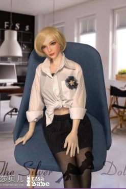 Tanaka Miyuki aux cheveux blonds