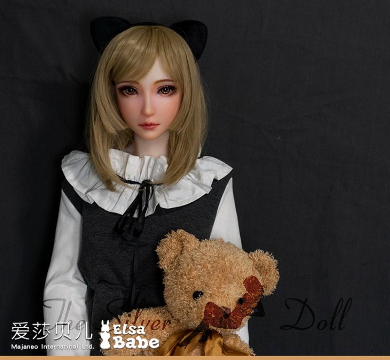 Sato Rino col suo orsacchiotto