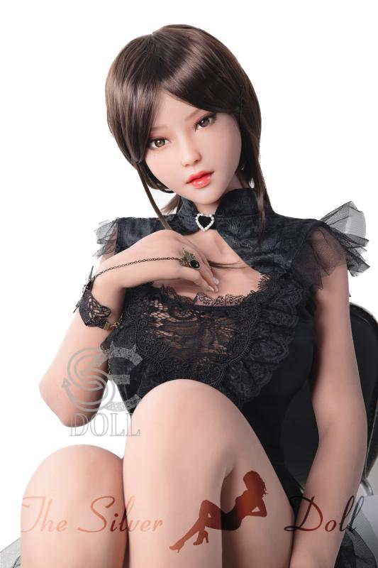 Murasaki in a black dress