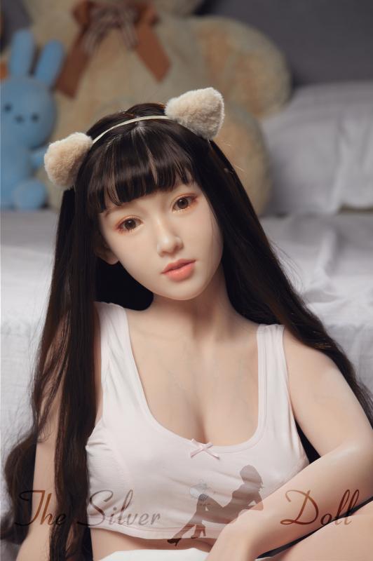 Cici brune avec une frange