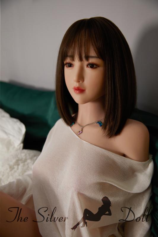 Lina en nuisette blanche