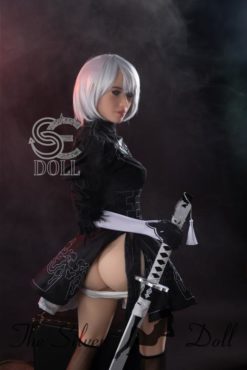 Anya combattente con la spada