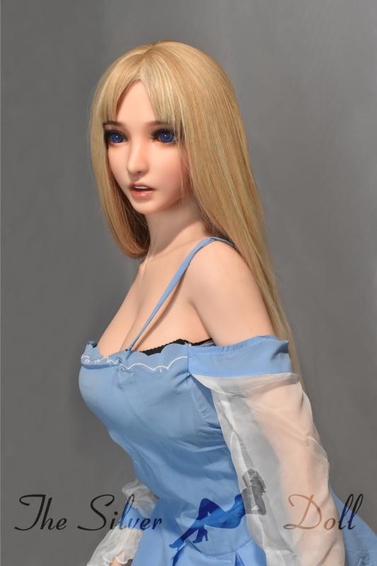 Soyama Mai in light blue dress