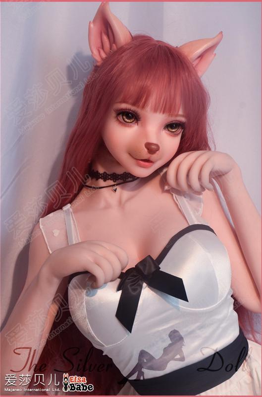 Inujima Haruko en robe blanche