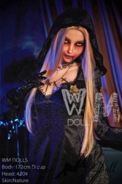 Pauline travestita per Halloween