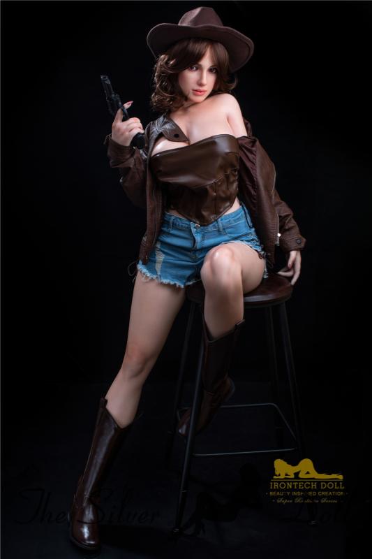 Luna leather, denim and gun