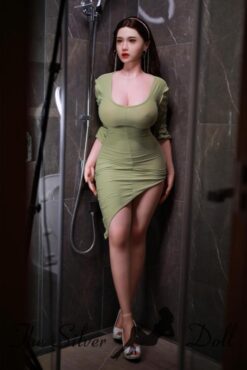 Saofu in green dress