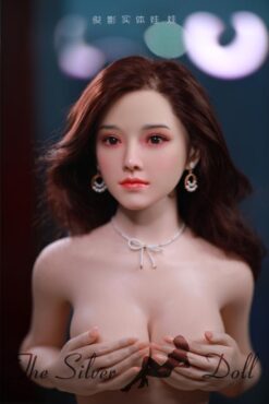 Xianglan in abito bianco