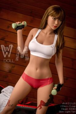 Pearl solleva i manubri