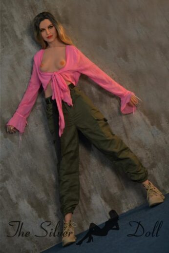Marlene in pink and khaki