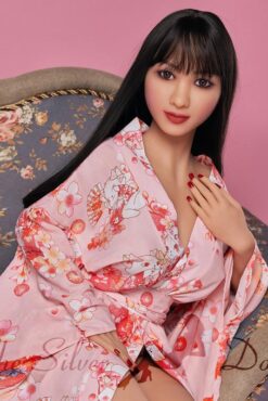 Yumiko en kimono rose