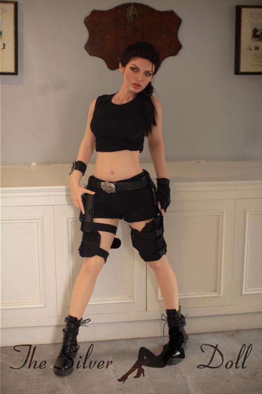 Flora plays Tomb Raider