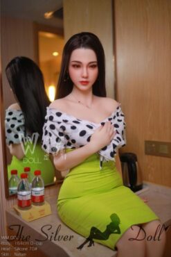 VioletteS en jupe verte fluo