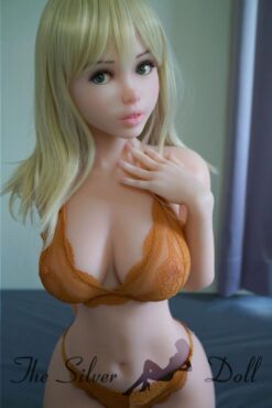 Ariel in lingerie color ocra