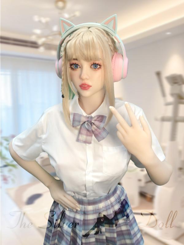 Flora listens to music